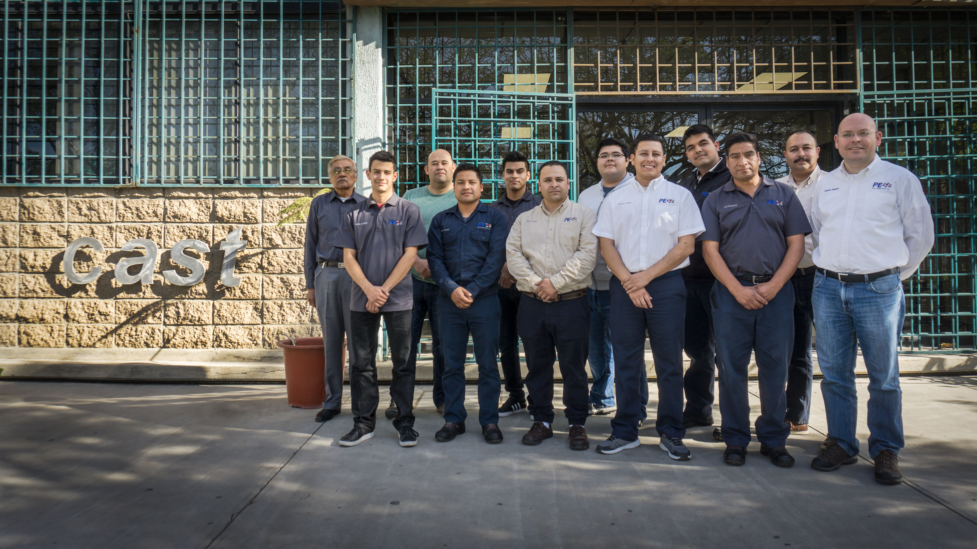 Grupo en Curso de Mecatrónica